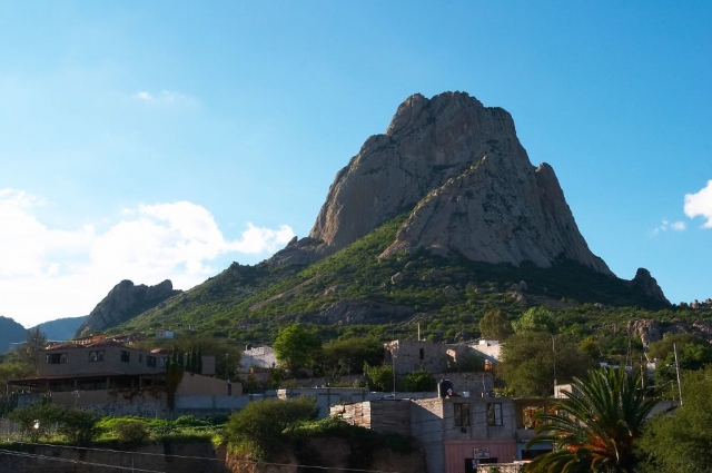 Paisaje con peñón
