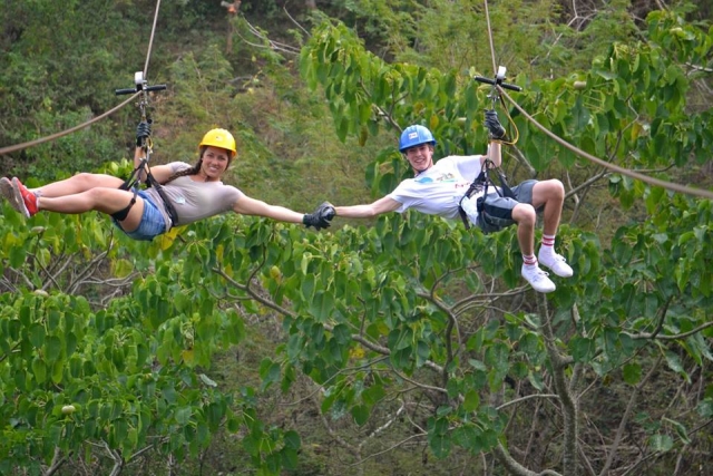  Coppia sulla zip line 