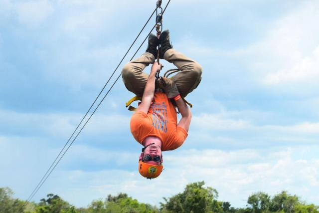  acrobaties en tyroliennes 