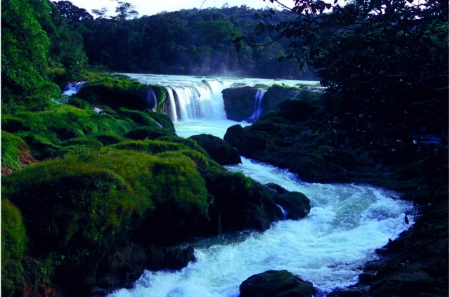 Cascada las nubes