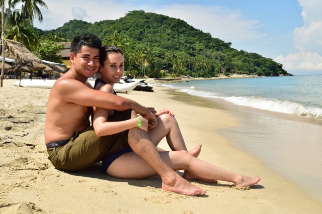  Bronzer sur la plage 