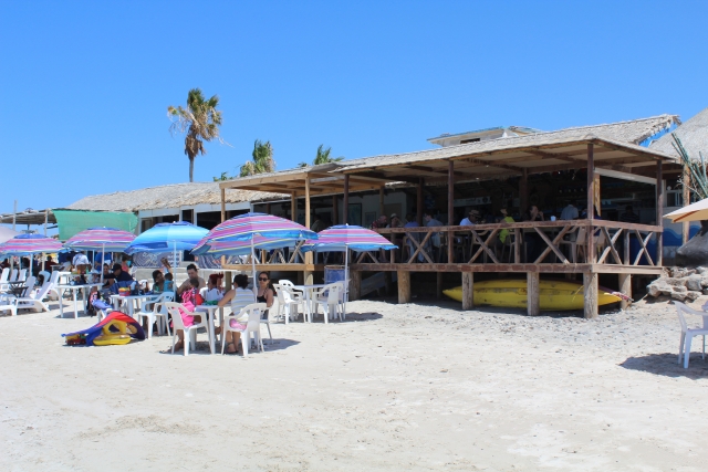  comida na costa da praia