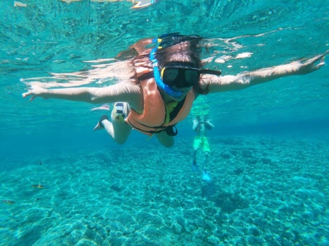  Exploring under the sea 