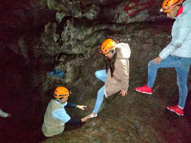  Accessing areas of the cave