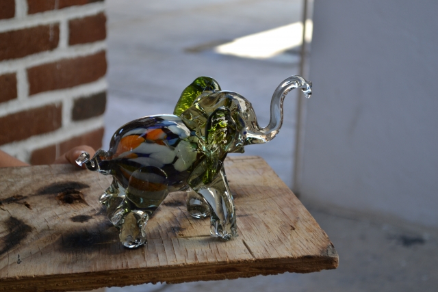  Handicrafts made of blown glass 