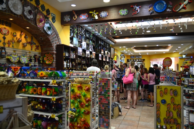  Enjoy the color of the shops of San Jose 