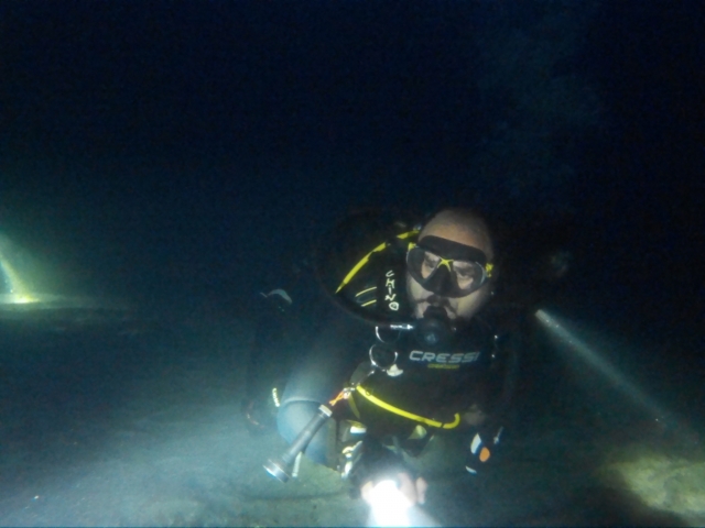  Divertirsi con le immersioni notturne 