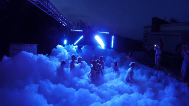  Night foam party 