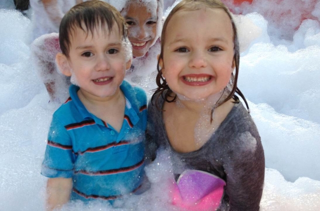  Kids foam party 