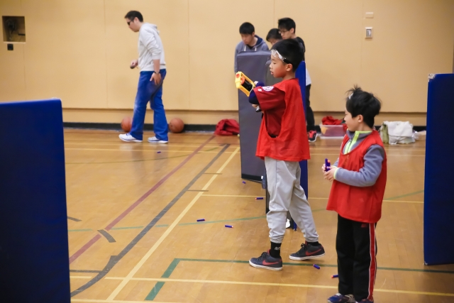  Gioca a Nerf war 