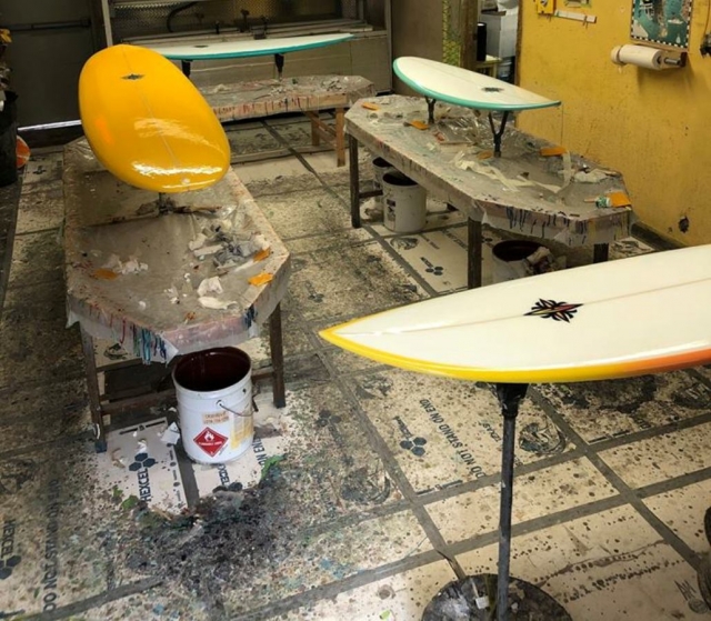 Realizzazione di tavole da surf 