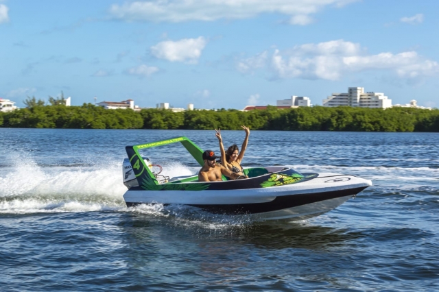  a toda velocidade em Cancun 