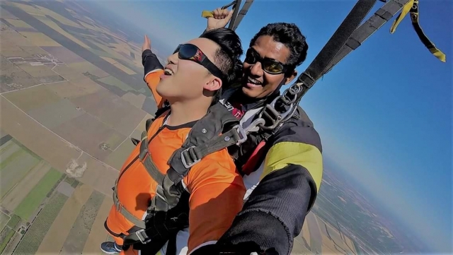  Libérer de l'adrénaline dans le saut en parachute 