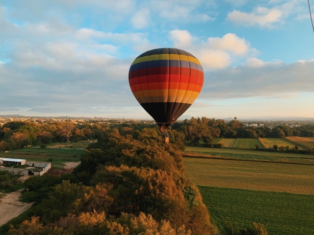 Globo despegando de tierra