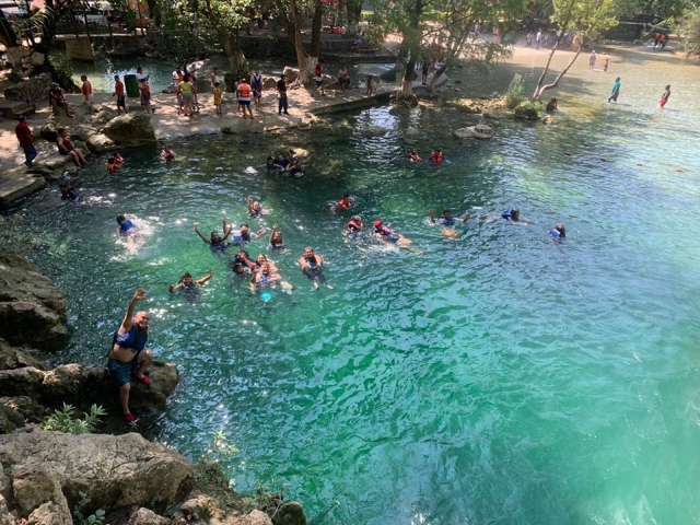  Wasserbecken 
