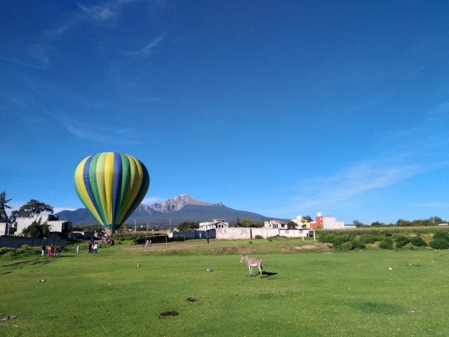 Vuelo en globo cerca de volcán