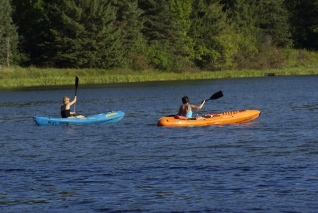  Enjoying a day in kayak 