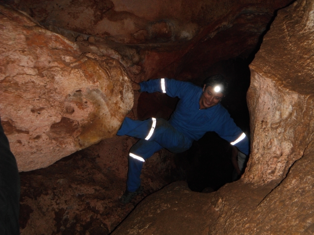 Explorando la gruta