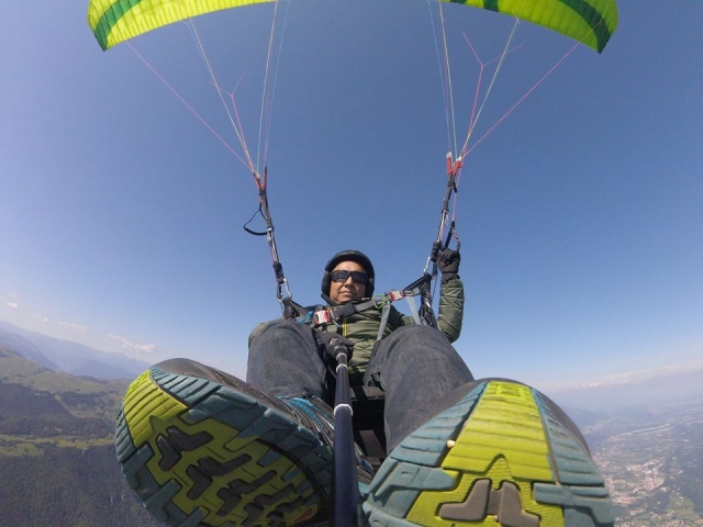  Erfahrener Paragliding-Lehrer 