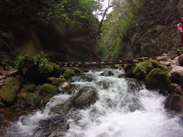Cascadas y puentes