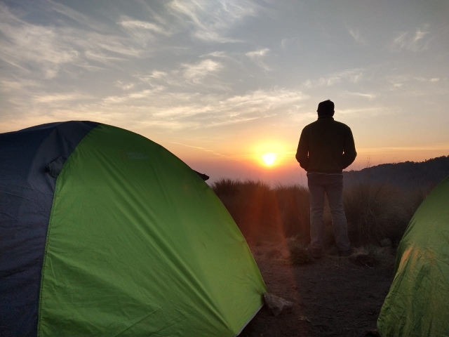 Campingplatz und Landschaft 