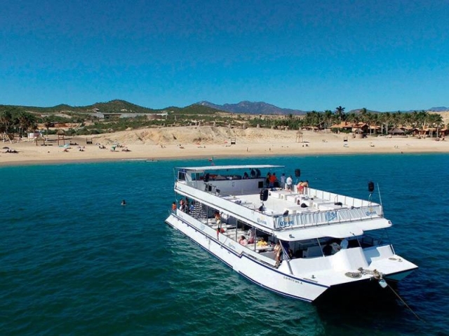 Catamaran sur la plage 