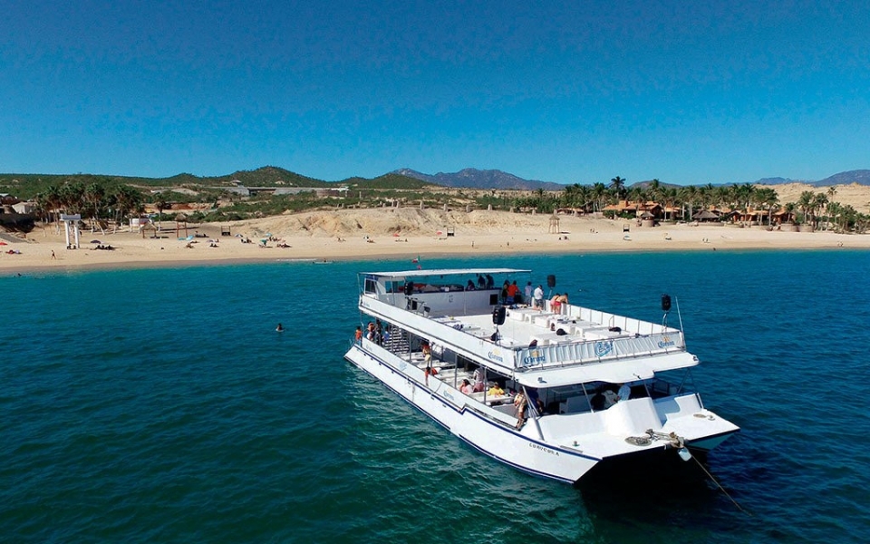  Tour em Catamaran para formações rochosas 