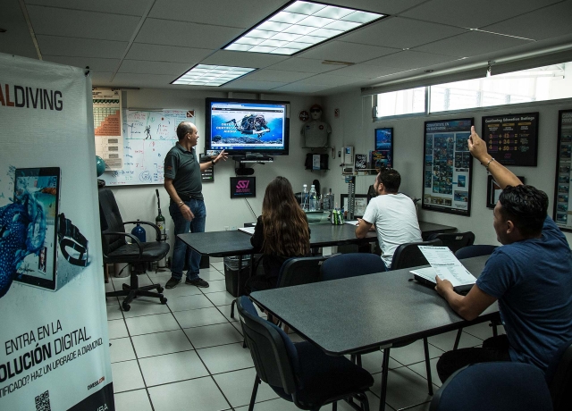  Classrooms and diving class 