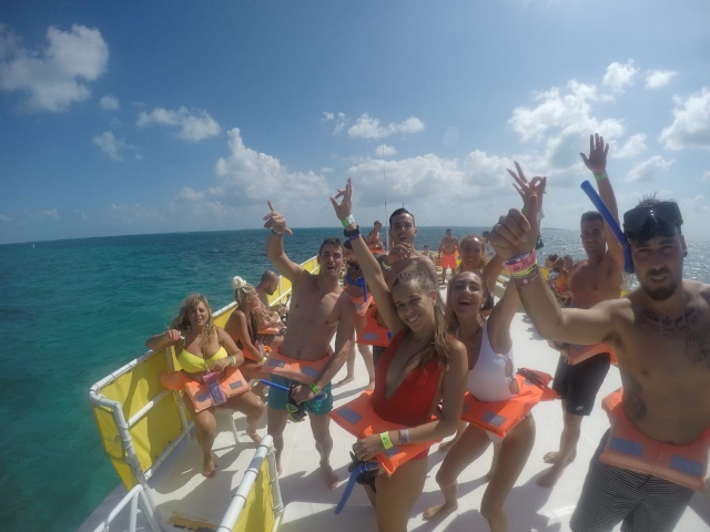  Party auf dem Boot 