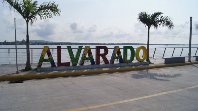 Hermosa ciudad en el puerto