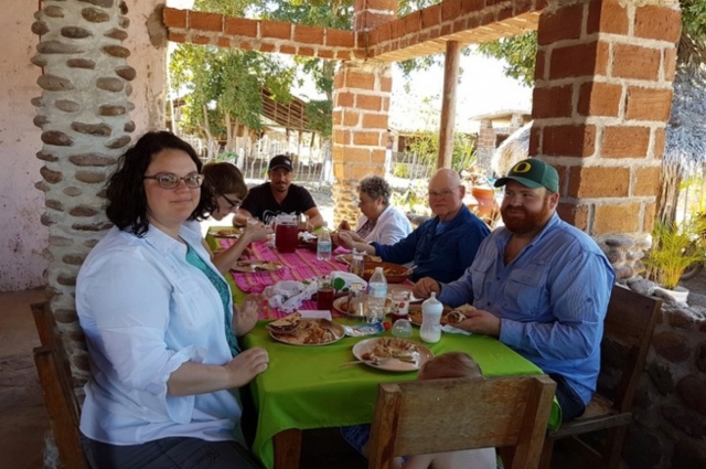  Testando comida local 