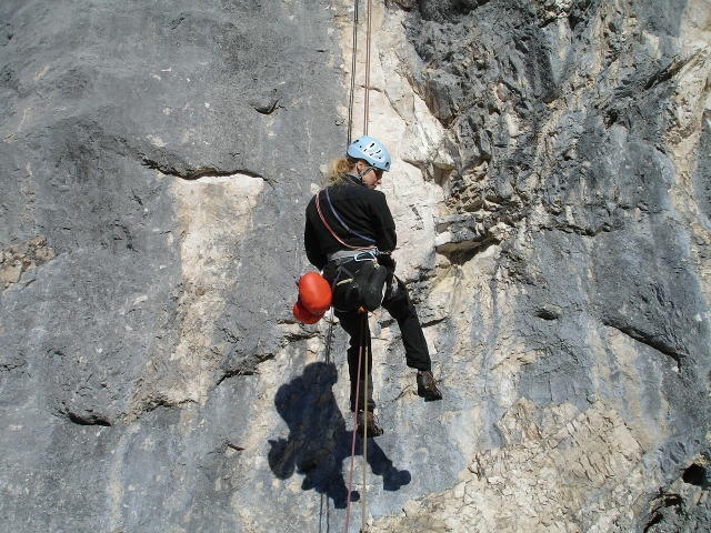  Going down on a rope