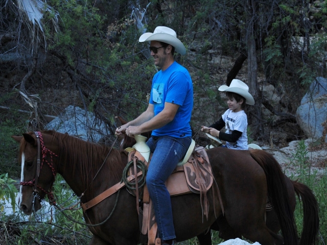  Itinerario a cavallo con la famiglia 