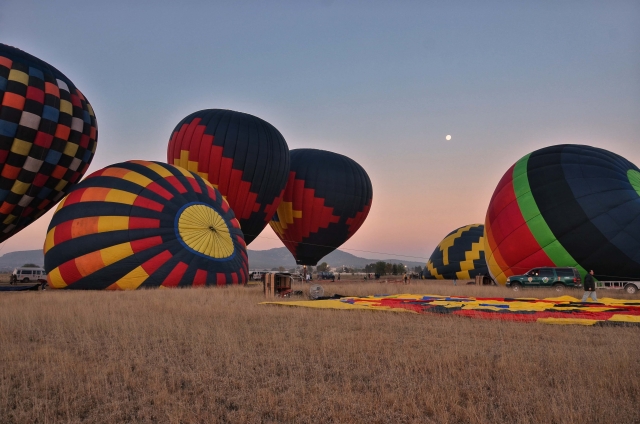 Sunrise in a hot air balloon 