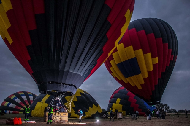 Inflating the hot air balloons 