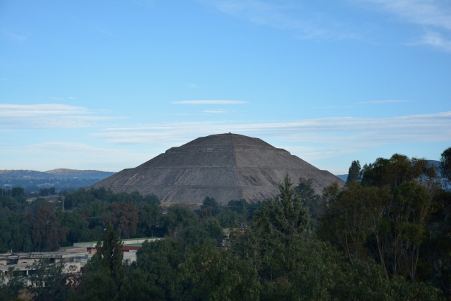 Sorvolare la piramide 