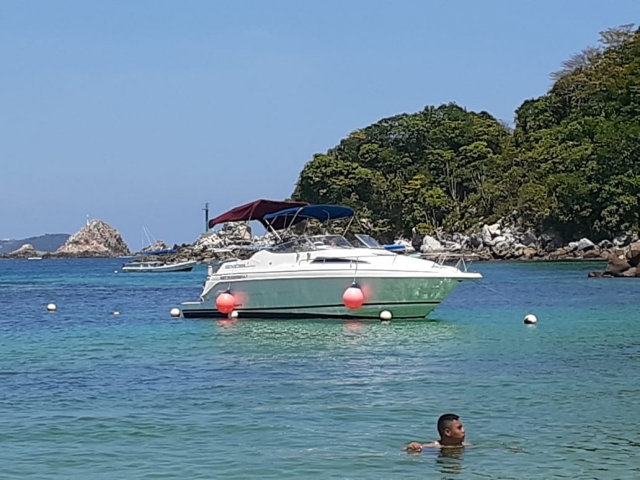Paseo en barco por la costa de Huatulco 