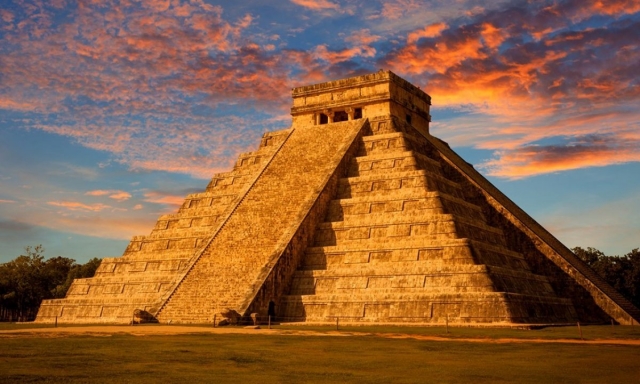  Buildings of Chichen Itzá 