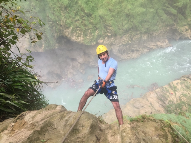 Bajando a la cascada