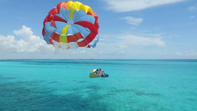 Explore the Caribbean sky