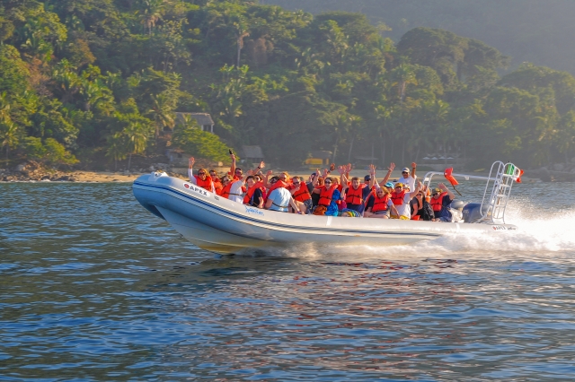 Disfruta de un paseo en lancha por Vallarta