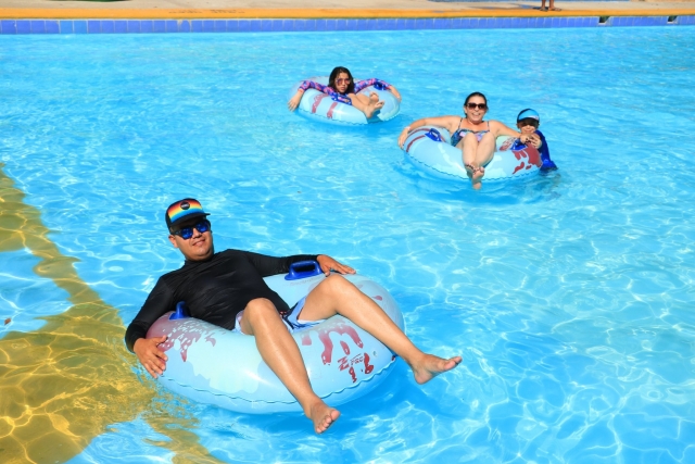  Détendez-vous dans nos piscines 