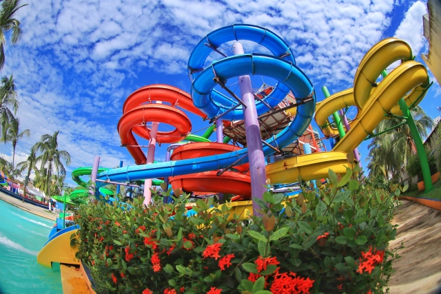  Profitez de toutes les attractions de notre parc aquatique 