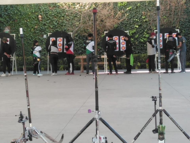  Learn with professional equipment