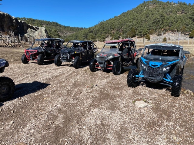 Viaggia attraverso la Sierra Madre occidentale sulla RZR 