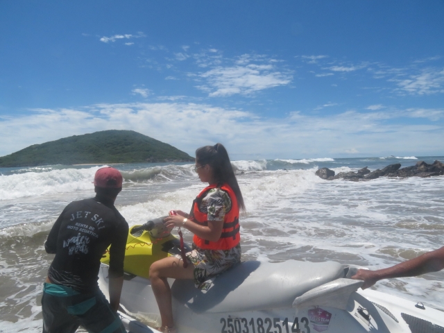  Personne se préparer à voyager en jet ski
