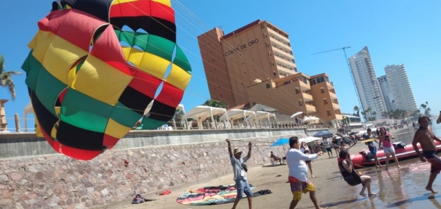  Parasailing promotion in Mazatlán 