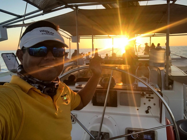 Sunset em catamarã 