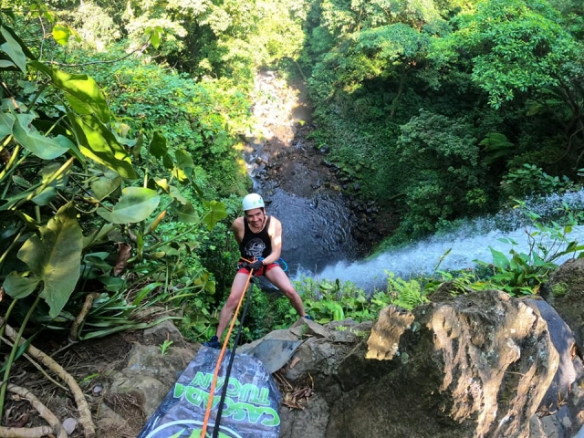 Rappel down the Tucán waterfall 