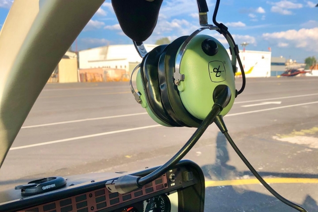 Mit dem Helikopter fliegen 